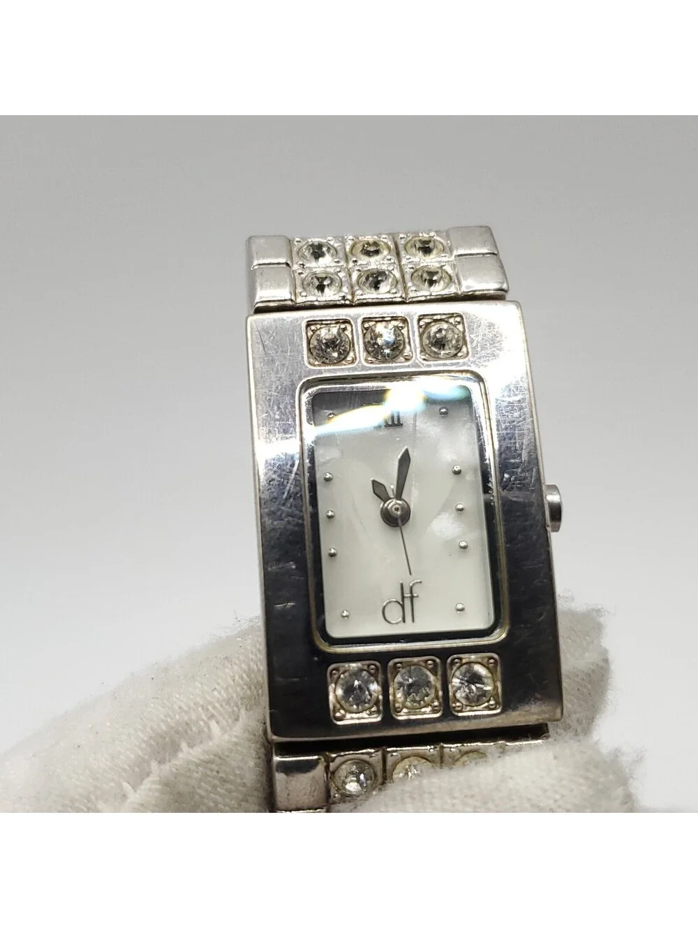 Daisy Fuentes Rhinestone Quartz 18mm Womens Rectangle Watch New Battery 6.5